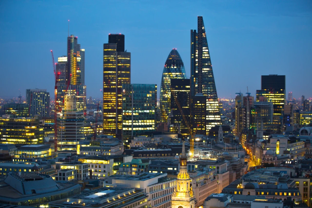 european-finance-tour-london.webp